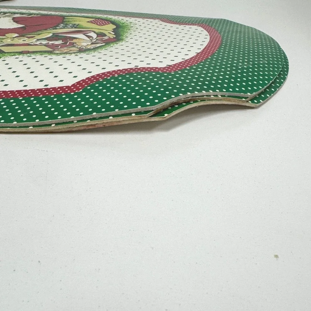 Vintage Town & Country Linens Santa Gifts Christmas Placemats Set of 4 Green Red